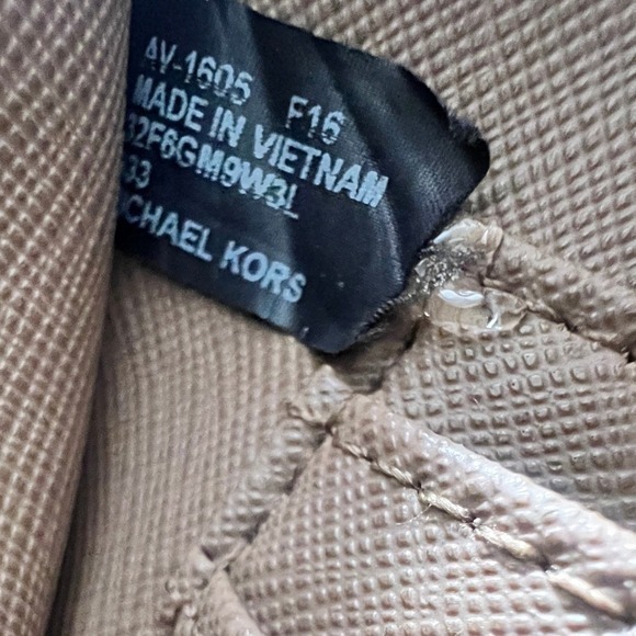 Michael Kors Leather Wristlet Wallet Clutch Burgundy Gold Tone Zipper - Picture 4 of 9